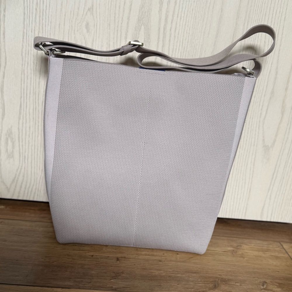 Rothy’s Lilac Haze Bucket Bag - Picture 3 of 14